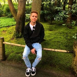 Meet your Posher, Eric